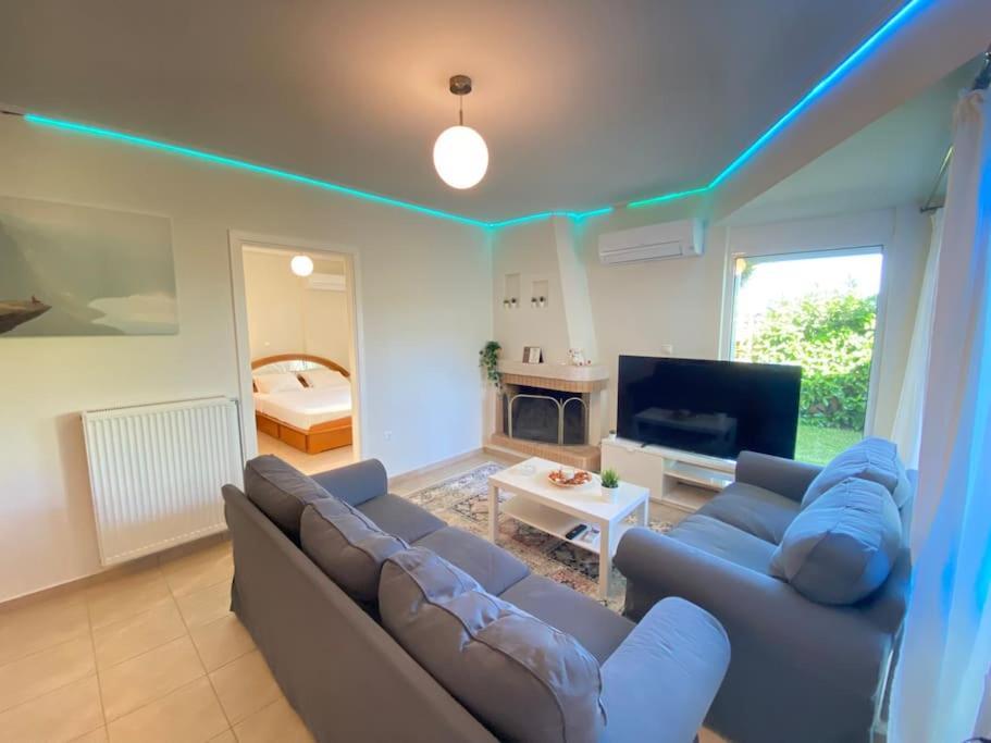 Cozy 2 Room Apartment With Garden Near Athens Air-Port Artemida  Dış mekan fotoğraf