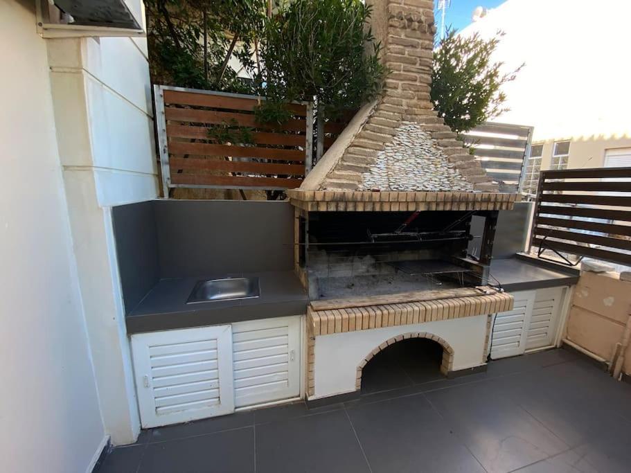 Cozy 2 Room Apartment With Garden Near Athens Air-Port Artemida  Dış mekan fotoğraf