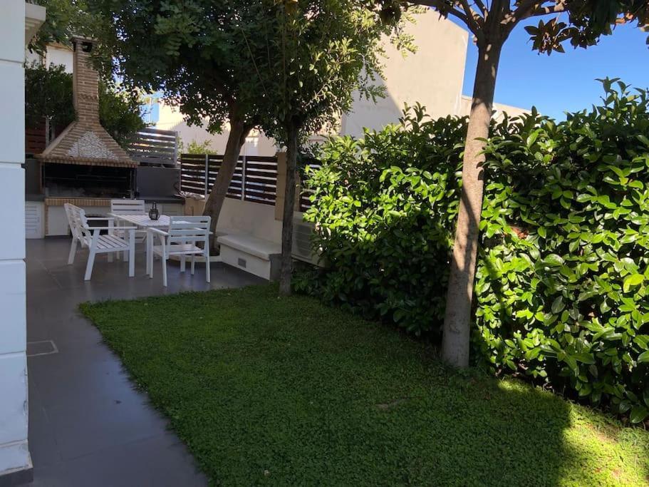 Cozy 2 Room Apartment With Garden Near Athens Air-Port Artemida  Dış mekan fotoğraf