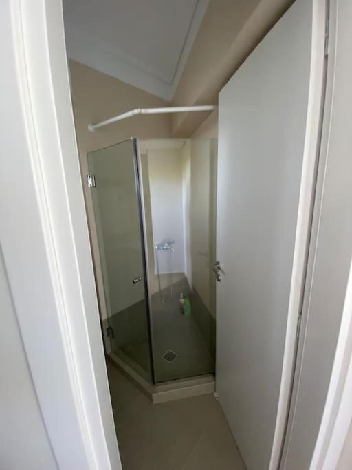 Cozy 2 Room Apartment With Garden Near Athens Air-Port Artemida  Dış mekan fotoğraf